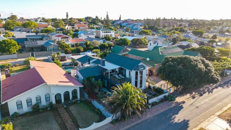 4 Bedroom Property for Sale in Linkside Western Cape
